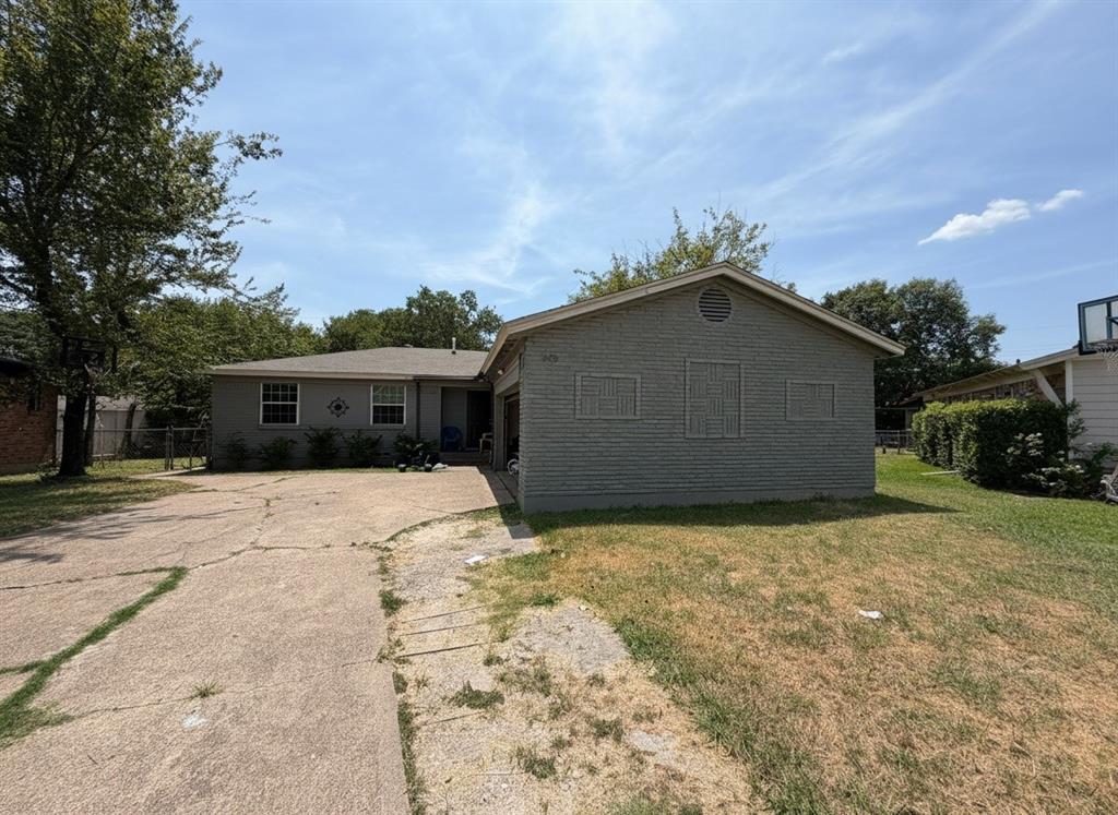 345 Old Mill Court — photo