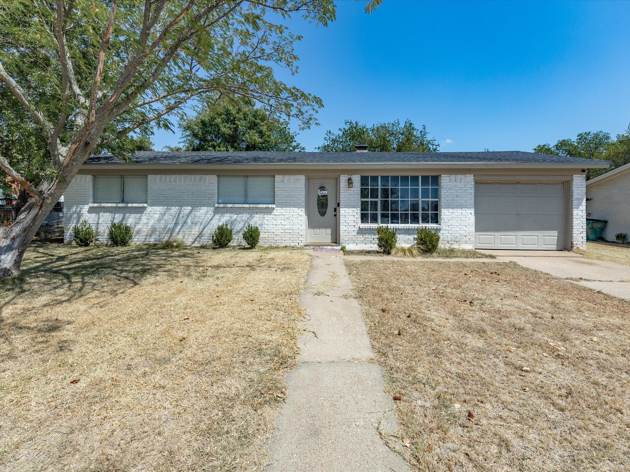 321 E Pine Street, Jacksboro, TX 76458 — photo 2
