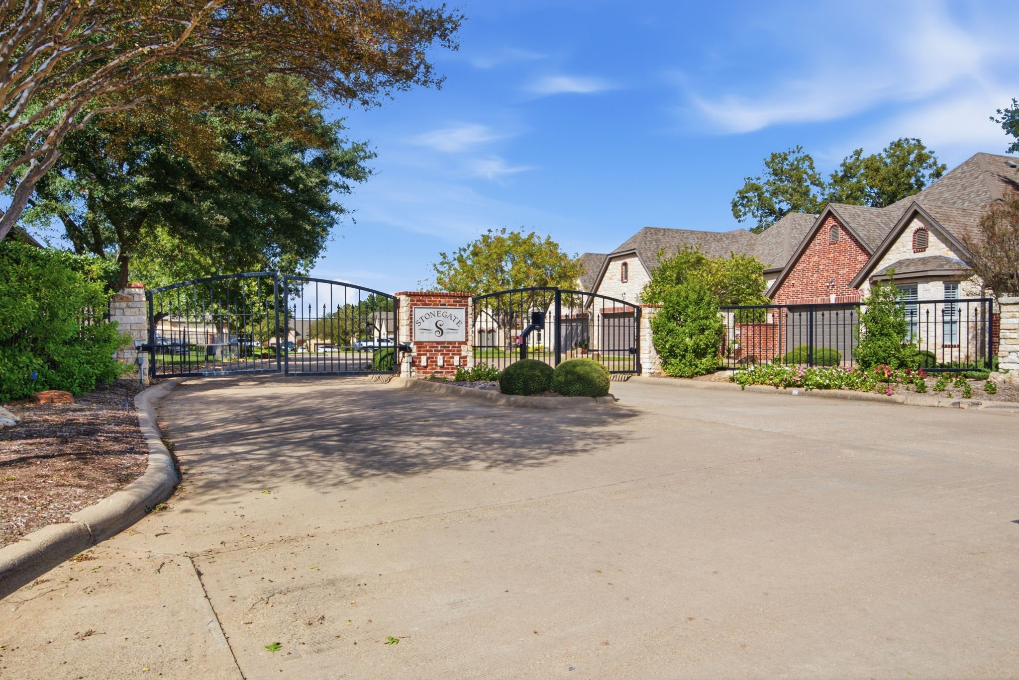 600 N Avalon Court — photo
