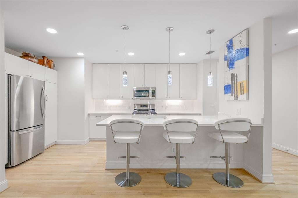 5055 Addison Circle 209 — photo