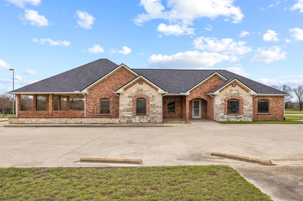 401 Center Court Drive — photo