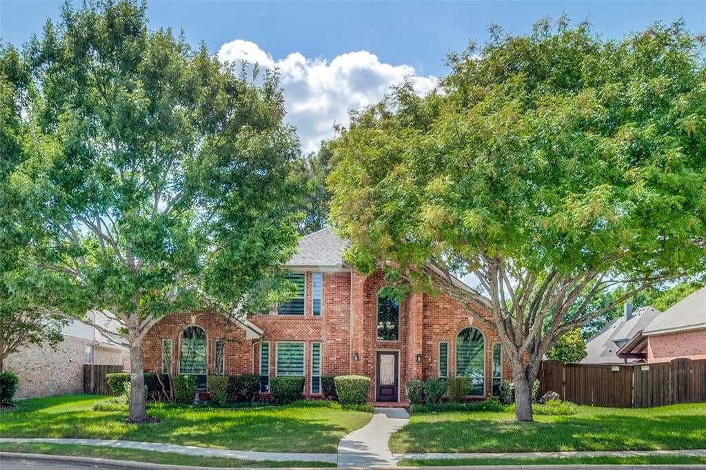 306 Tustin Court — photo