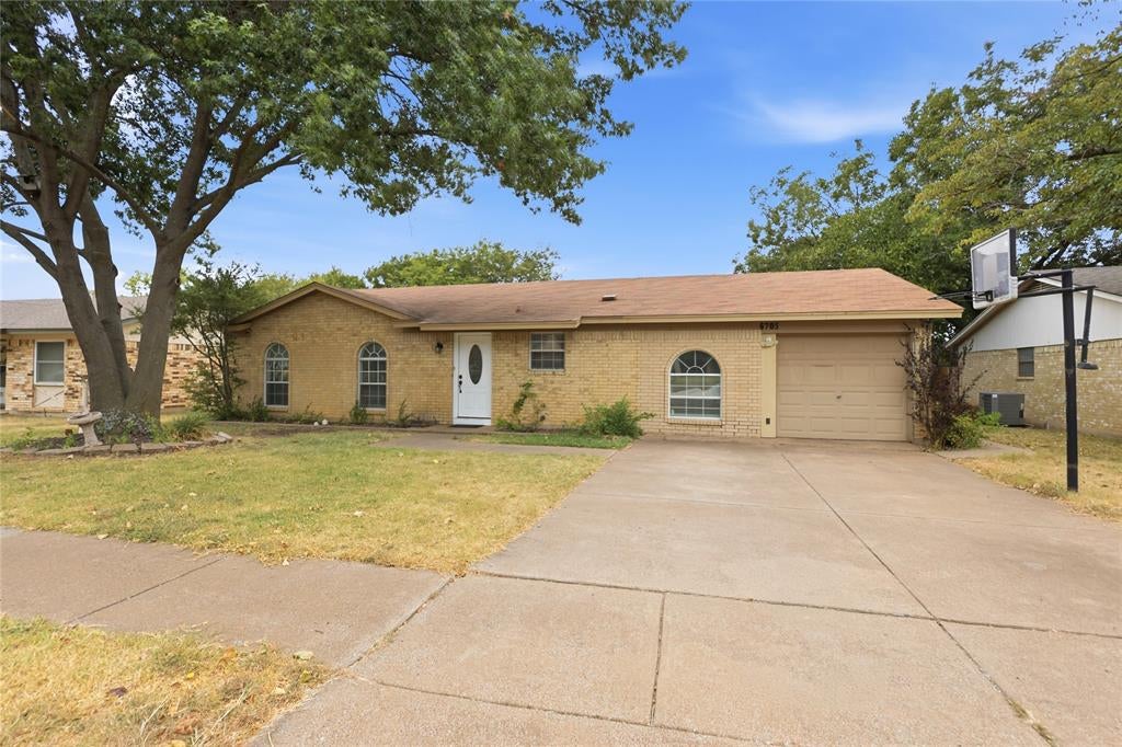 6705 Nola Court — photo