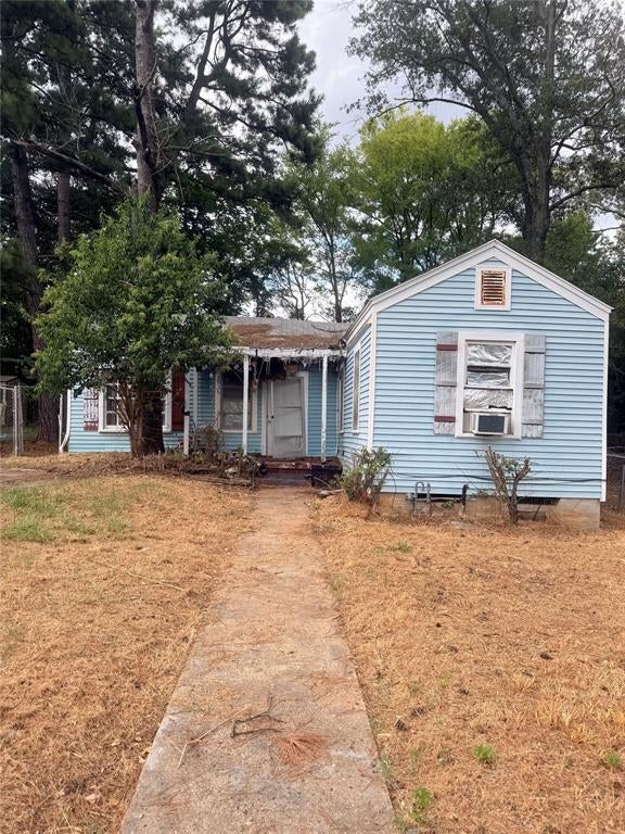 3916 Sumner Street — photo