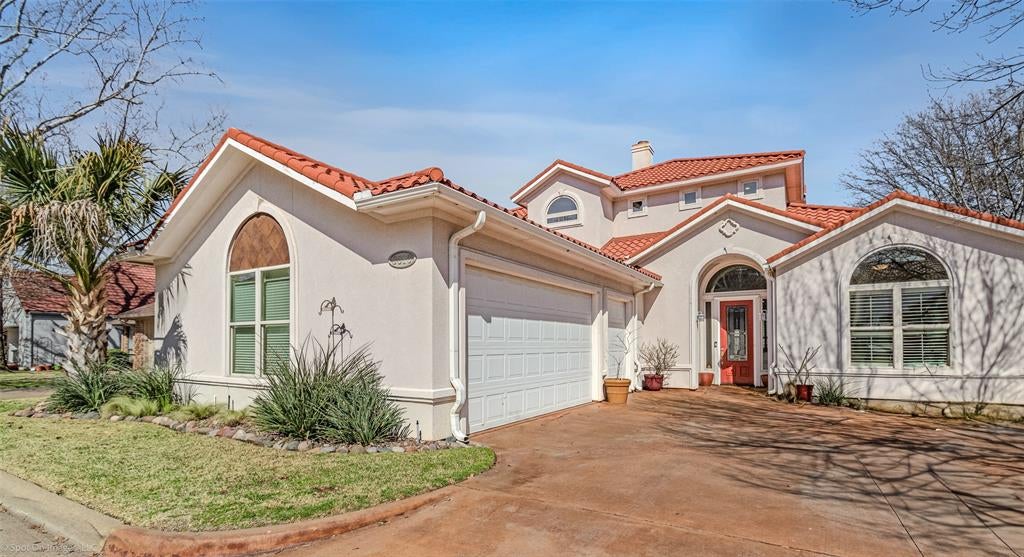 3010 Lakeside Drive — photo