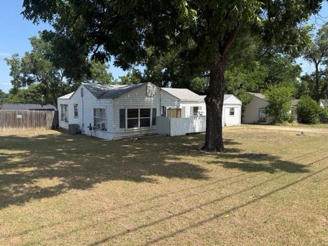 3815 Beverly Drive — photo