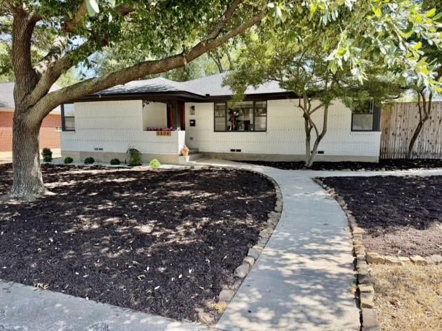 6404 E Lovers Lane — photo