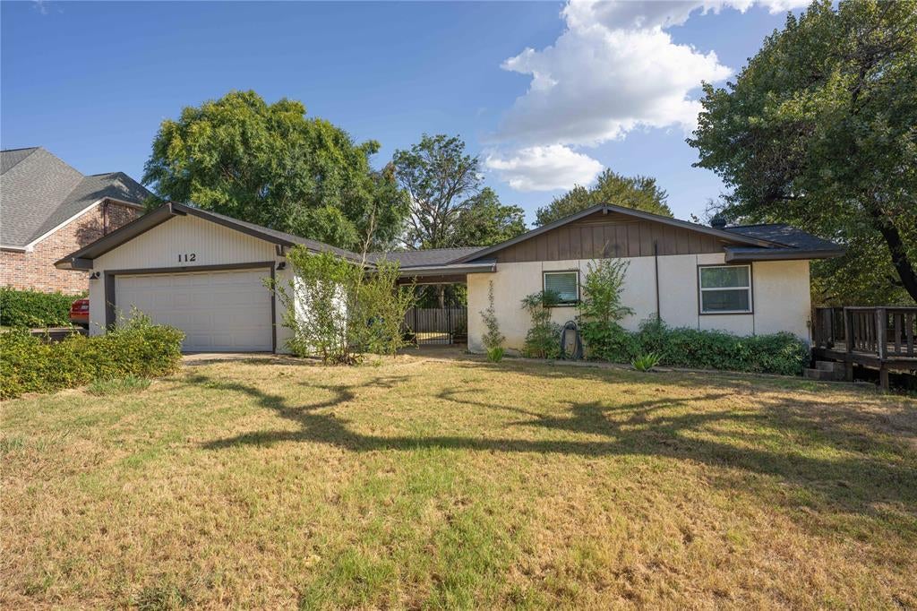 112 Oaktree Drive — photo