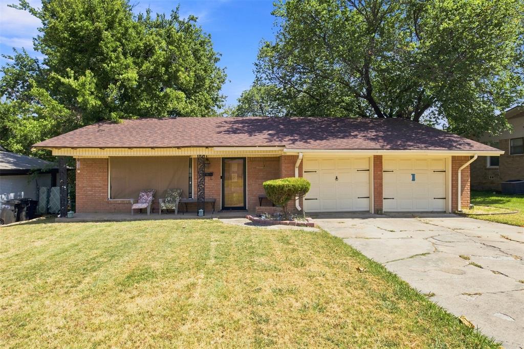 1817 Ellington Drive — photo