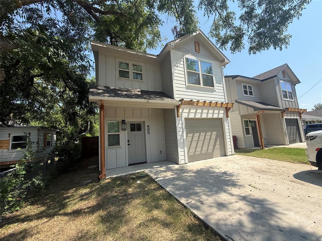 905 E 10th Street — photo