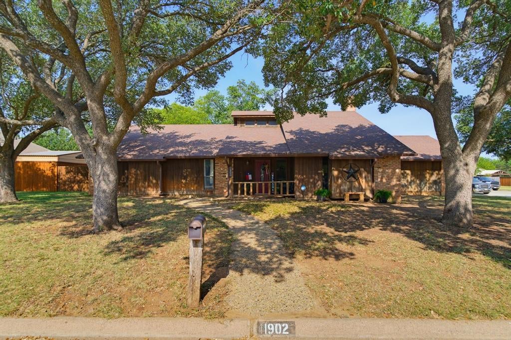 1902 Green Ridge Court — photo