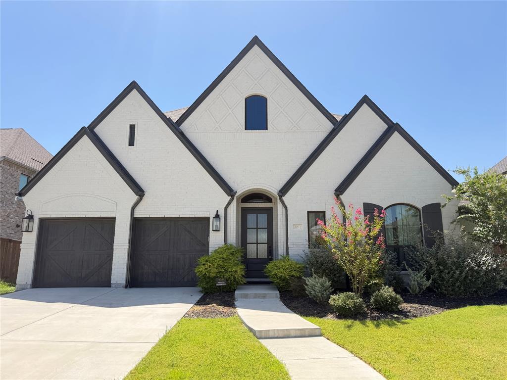 2271 Macy Way — photo
