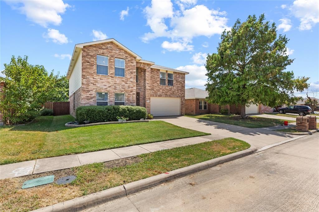 2212 Plum Court — photo