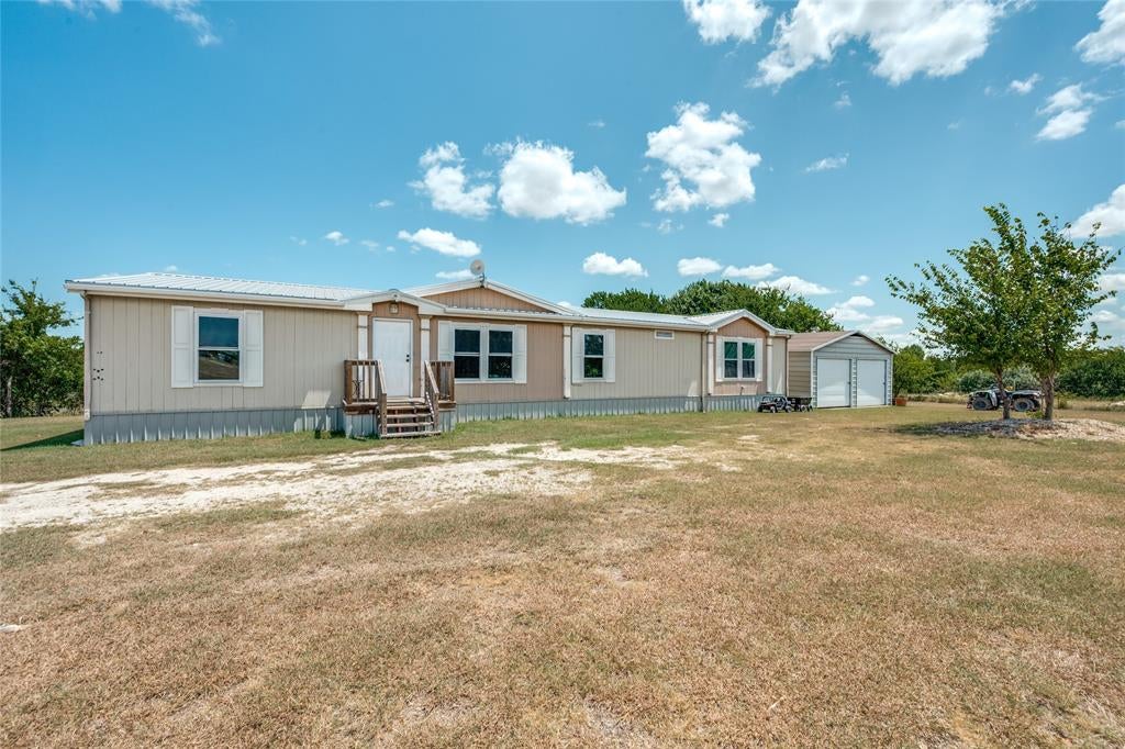 348 Private Road 477 — photo