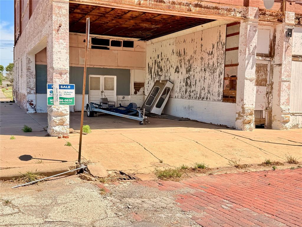 100 W 2nd Street — photo
