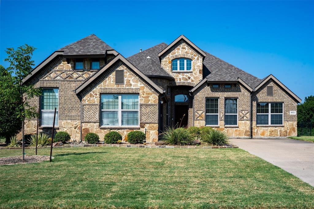 1824 Fair Oaks Lane — photo
