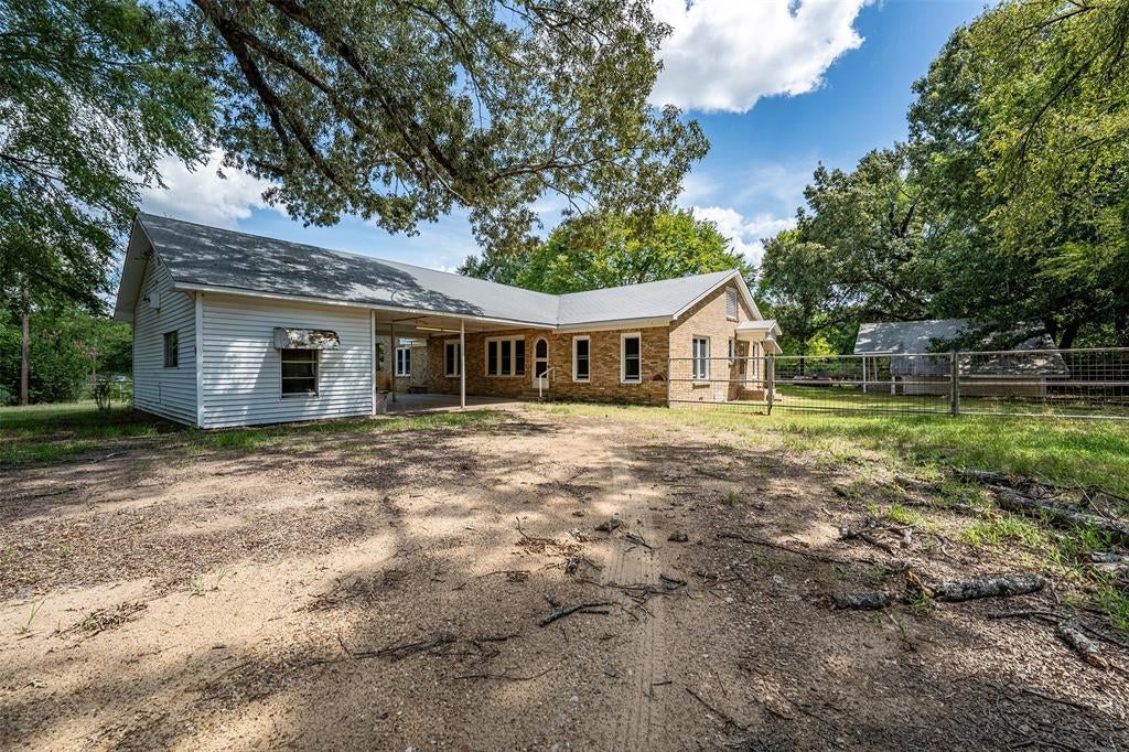 5250 FM 2494 — photo