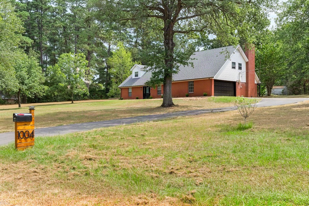 1004 Sunset Drive, Daingerfield, TX 75638