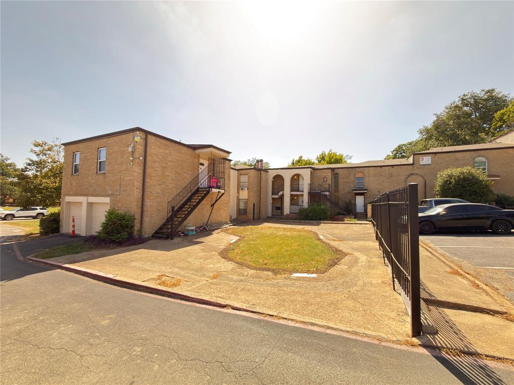 6032 Westridge Lane 201 — photo