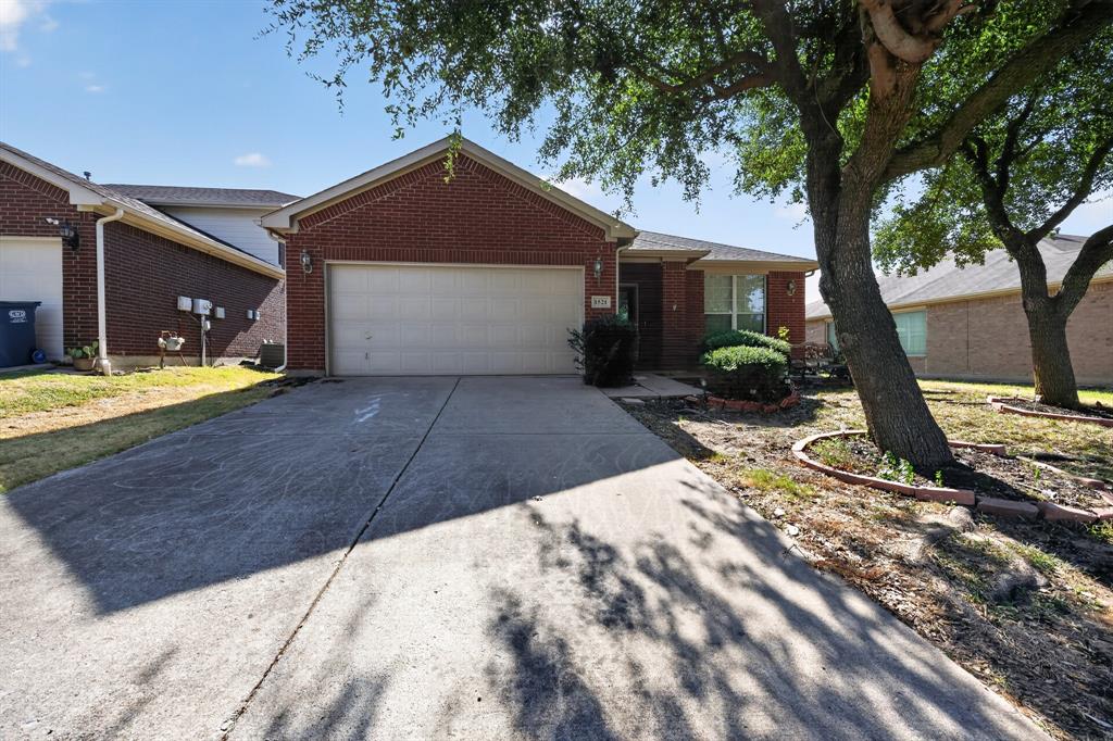 1521 Stanford Drive — photo
