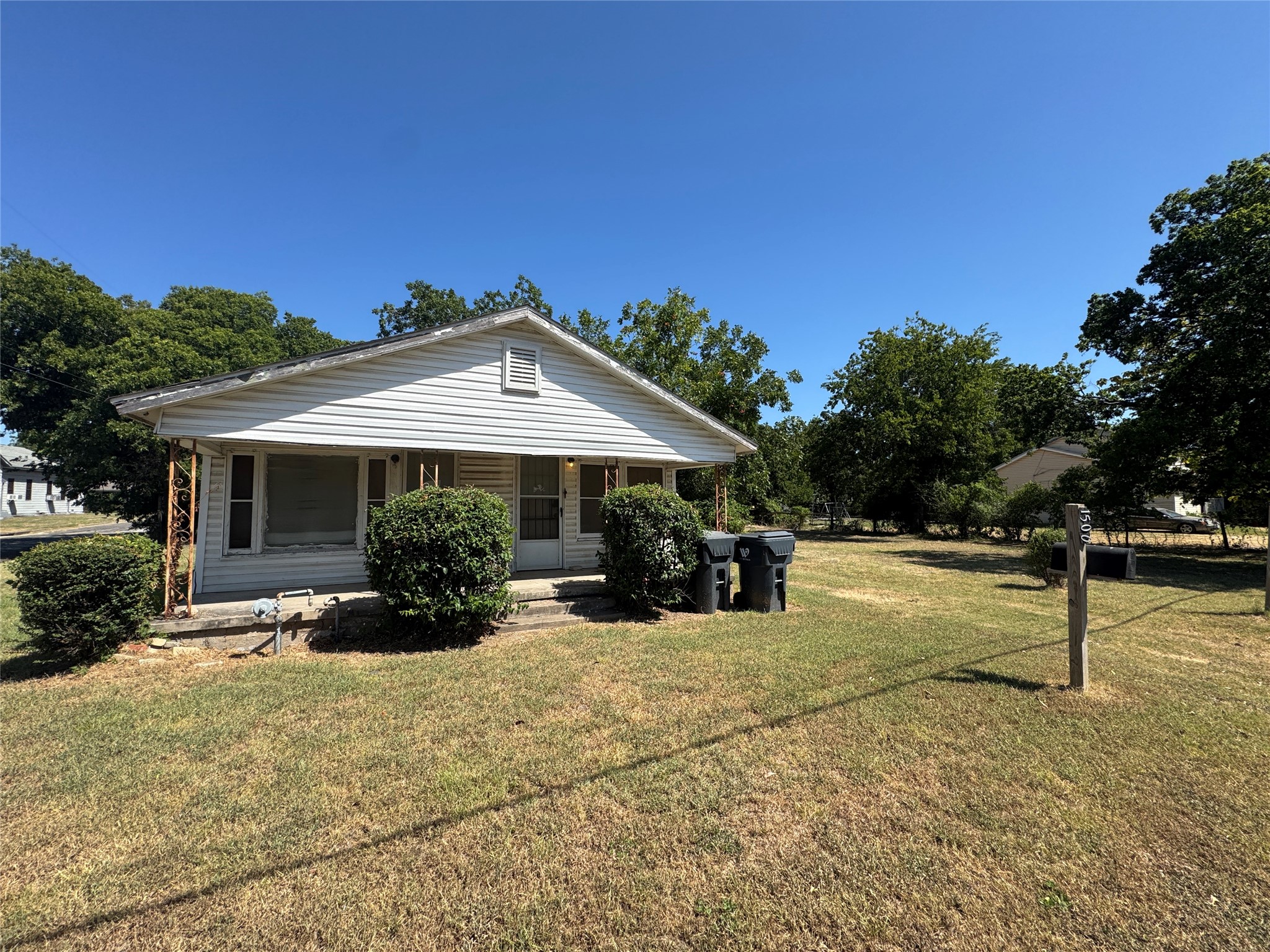 1500 E Calhoun Avenue, Waco, TX 76704 — photo 2