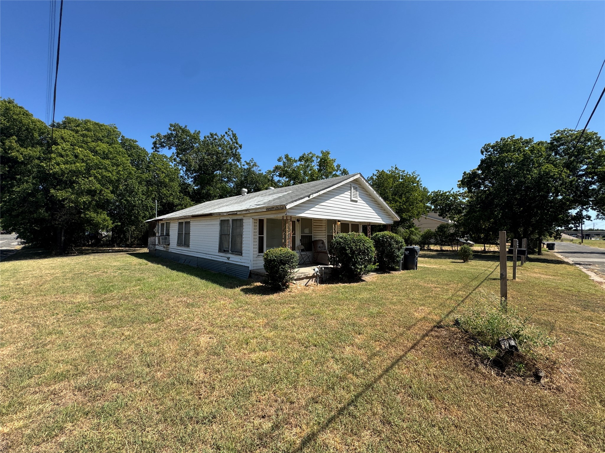 1500 E Calhoun Avenue, Waco, TX 76704 — photo 3