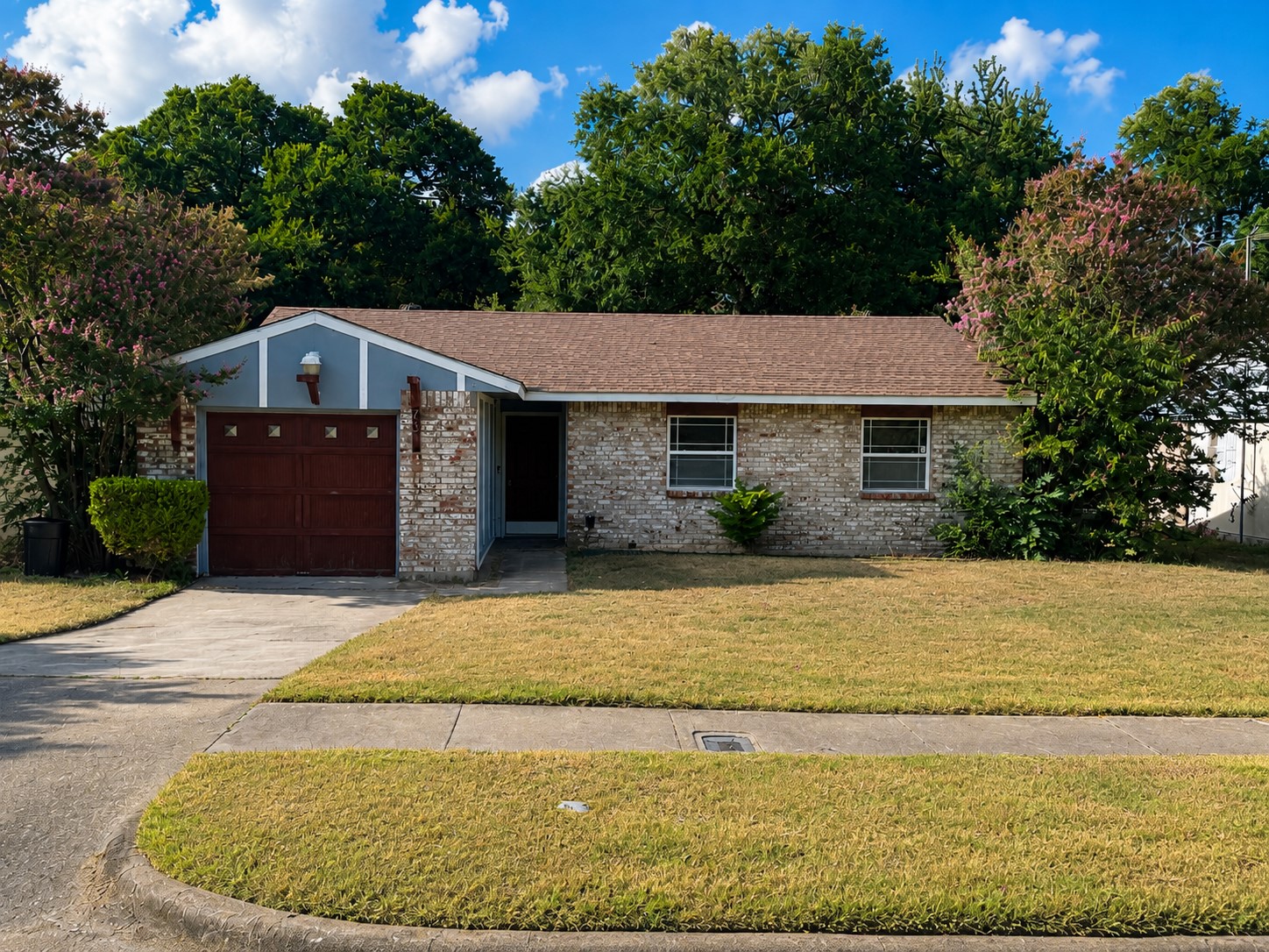 731 Holliday Lane — photo