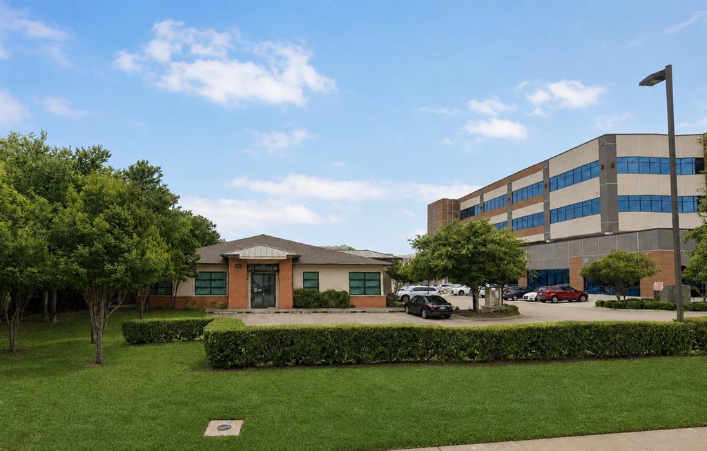 4700 Dexter 100 — photo