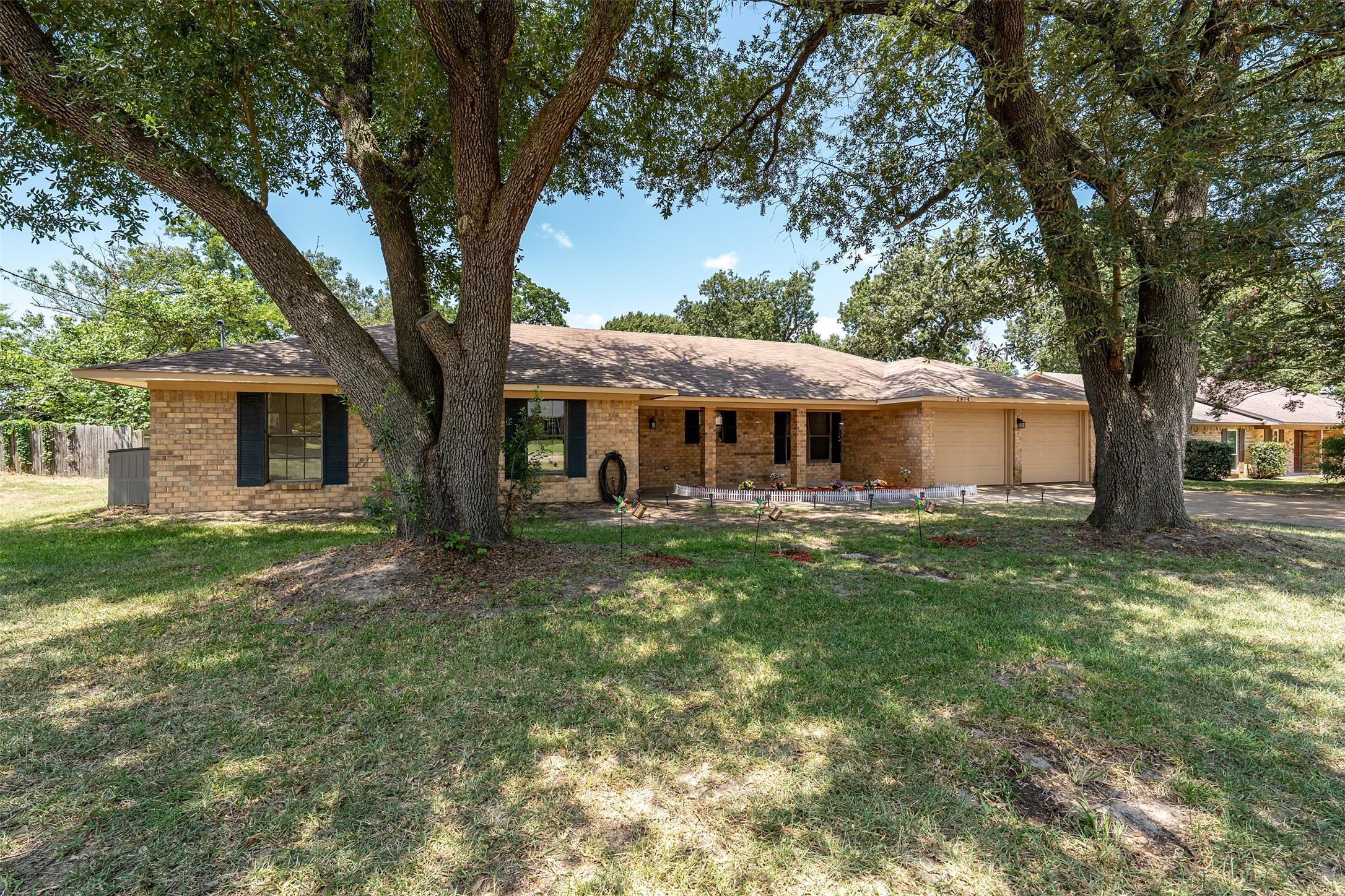 2814 Pineview, Tyler, TX 75704 — photo 2