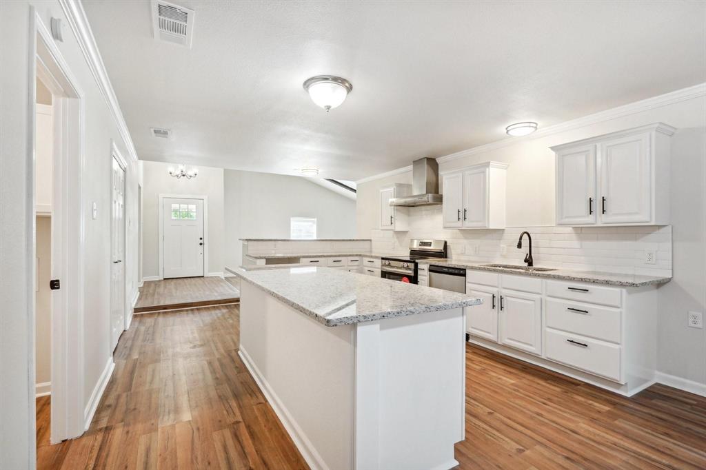 2103 Wheaton Drive — photo