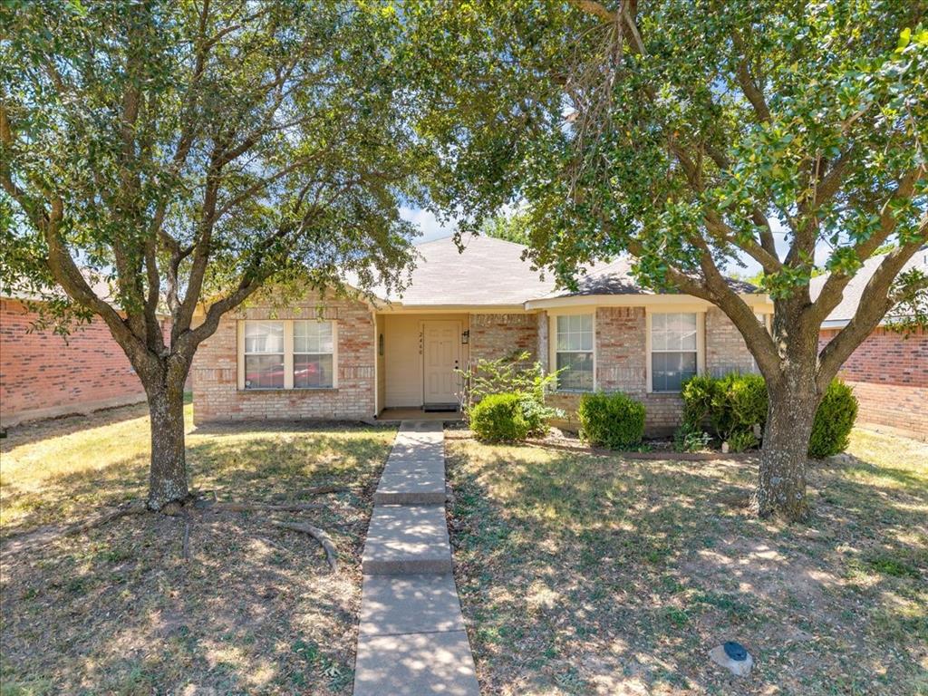 2460 Mallory Lane — photo