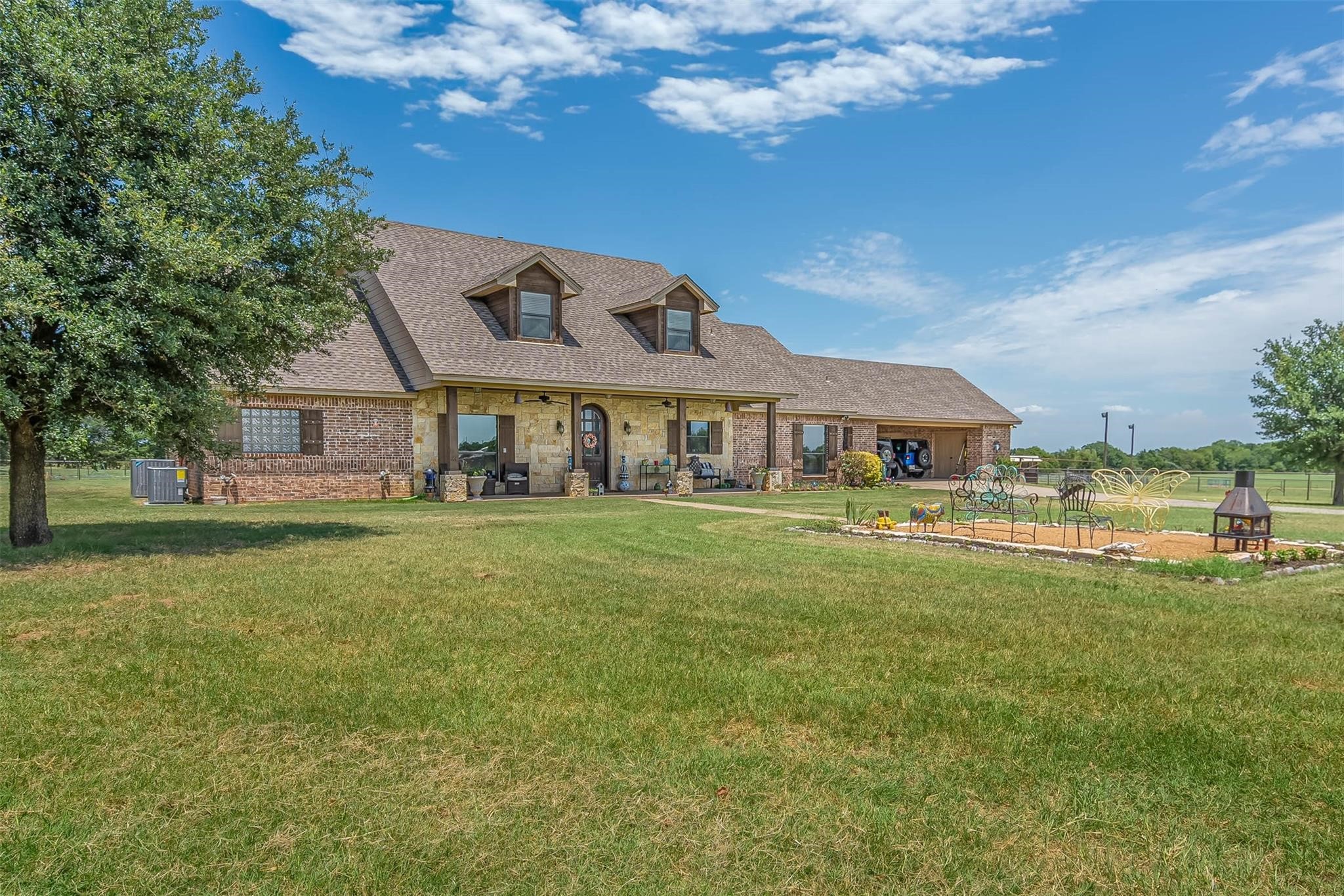 1555 E Blackjack Road, Pilot Point, TX 76258 — photo 2