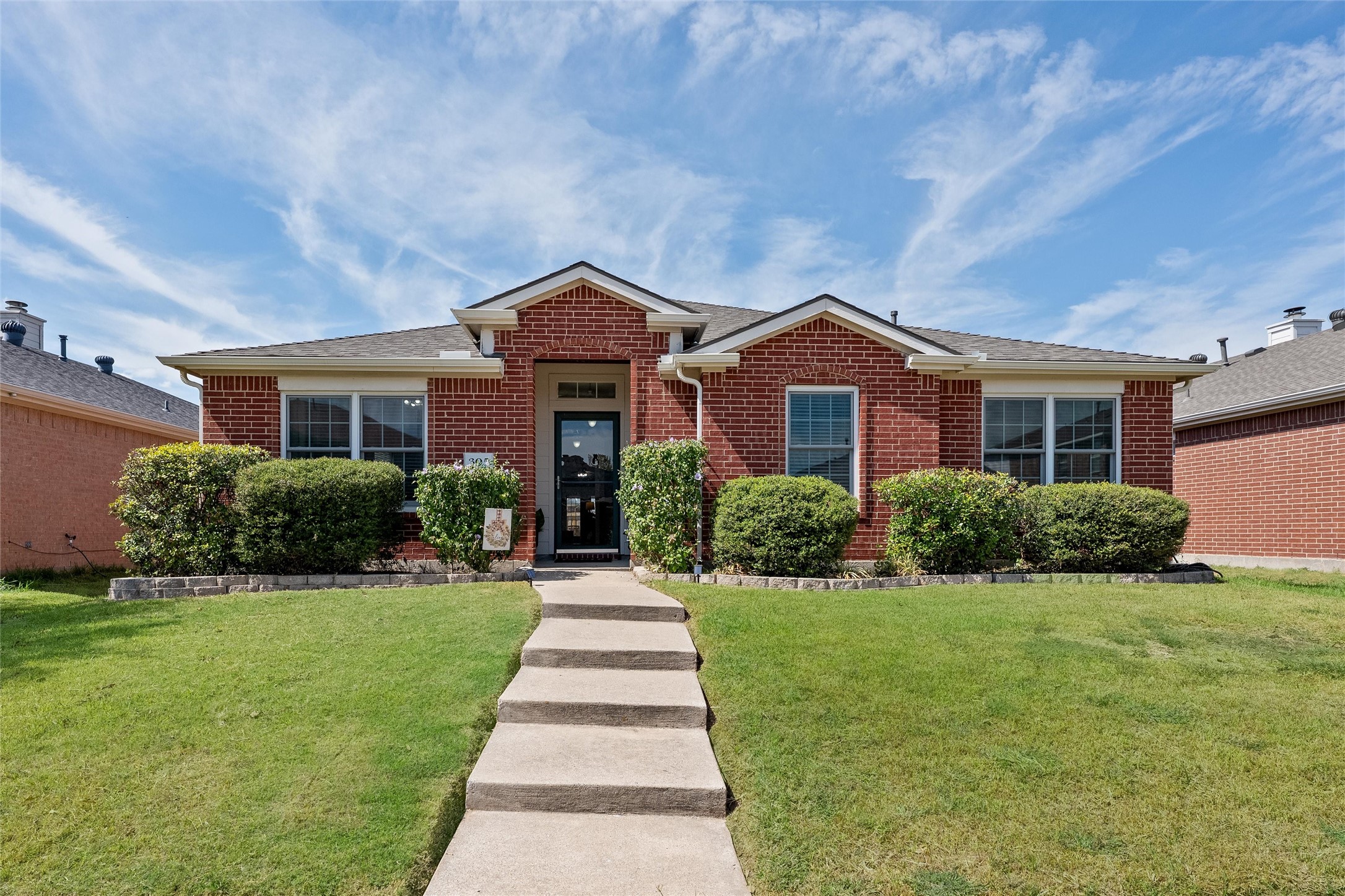 305 Cobblestone Drive — photo