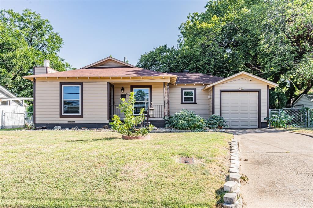 1002 W Sanford Street — photo