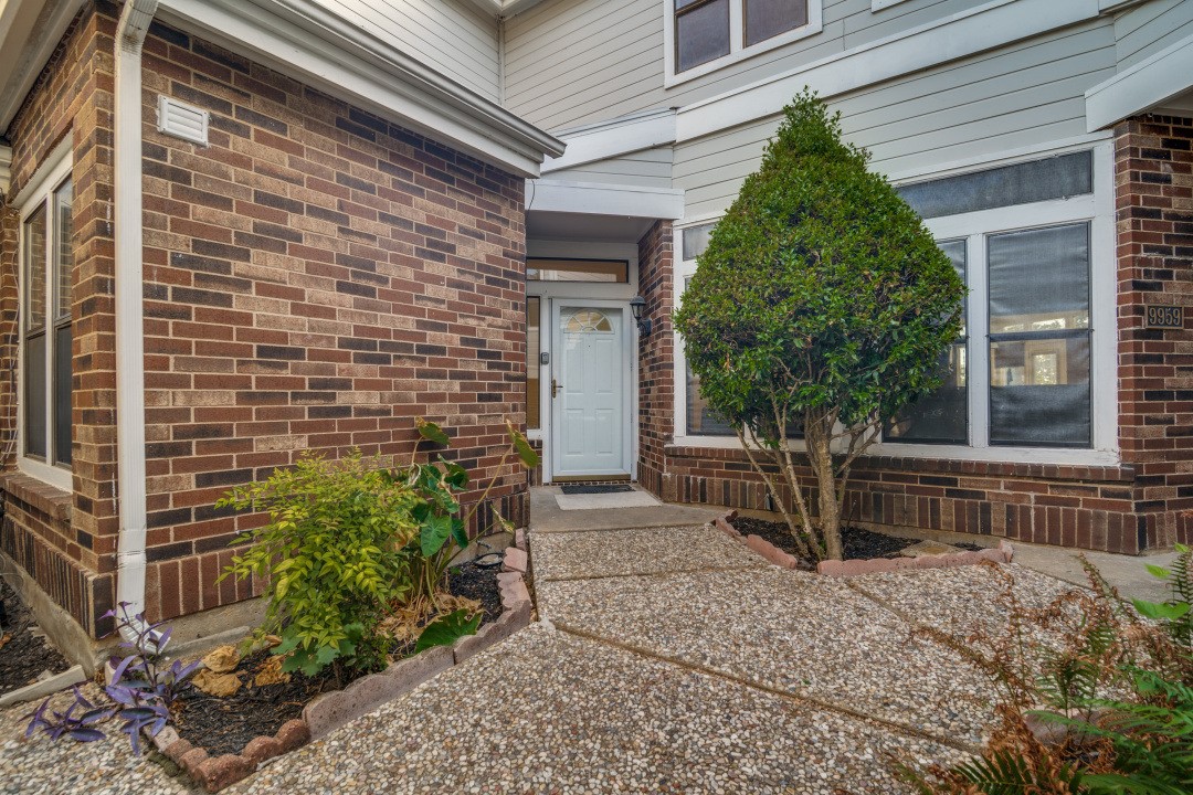9961 Waterfront Trail 9961 — photo