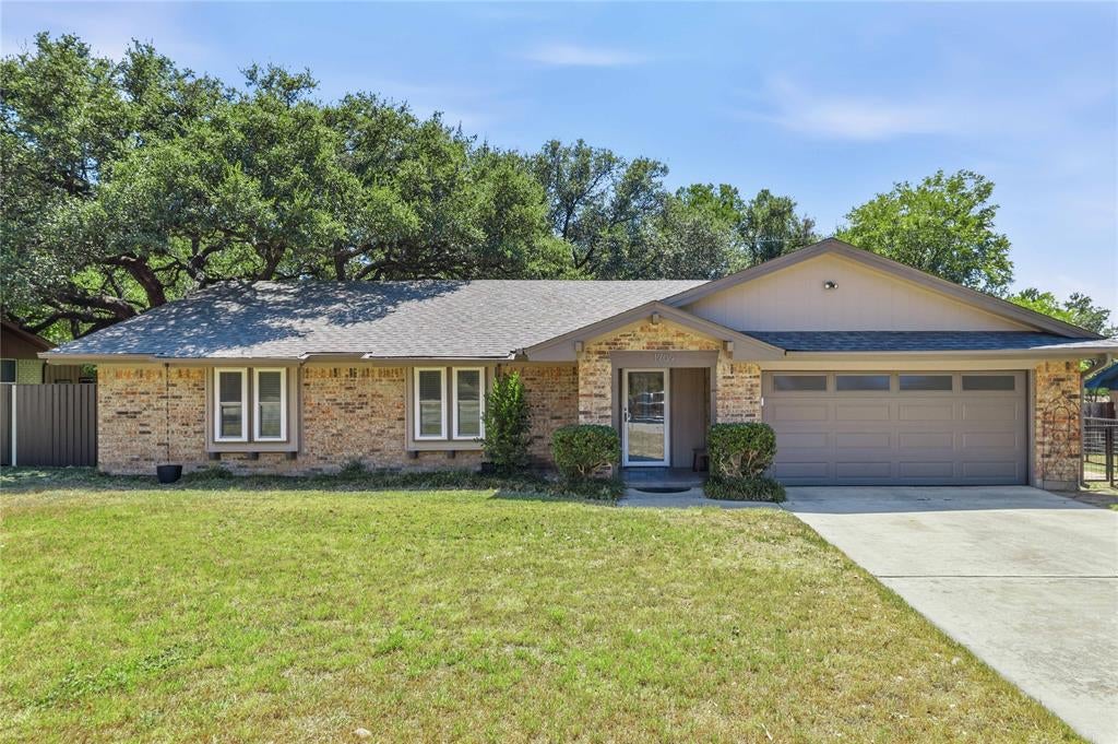 1709 Broadmoor Drive — photo