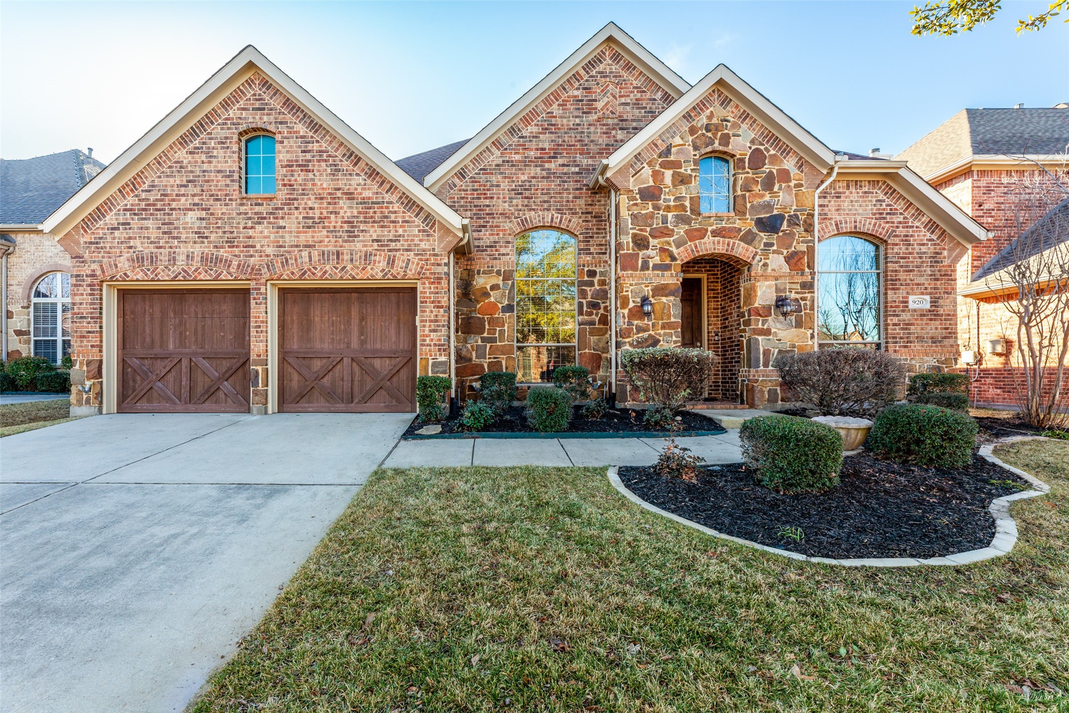 920 Fannin Drive — photo