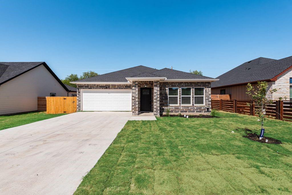 2512 Sheraton Drive — photo