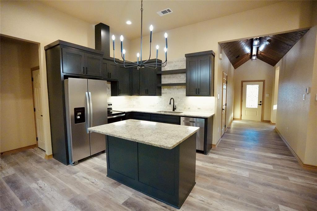 320 Summit Drive — photo