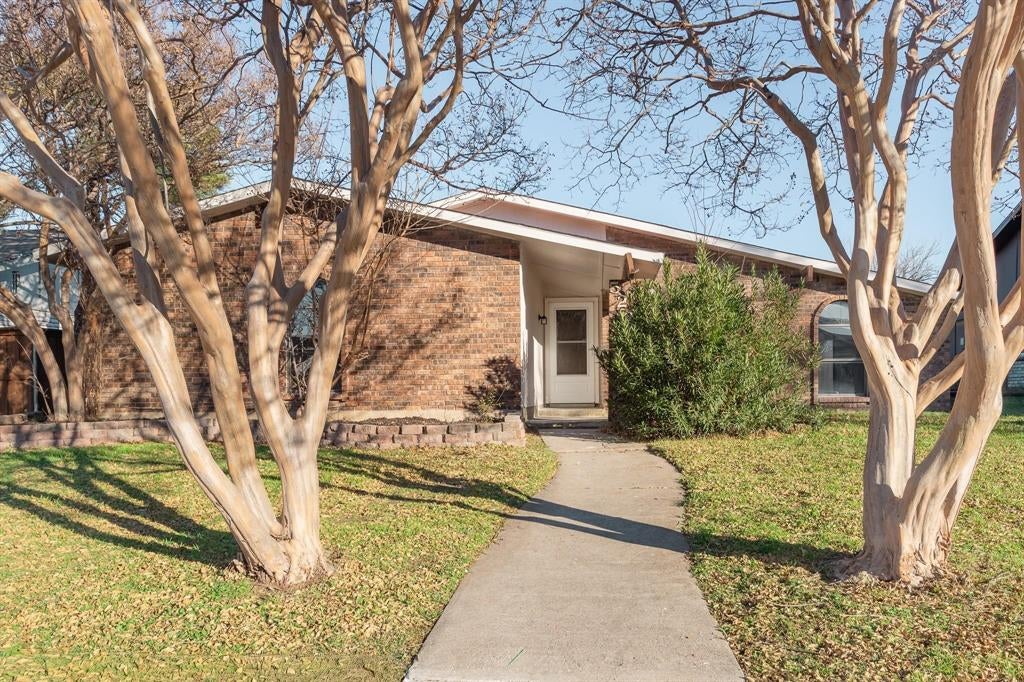 5220 Pruitt Drive — photo