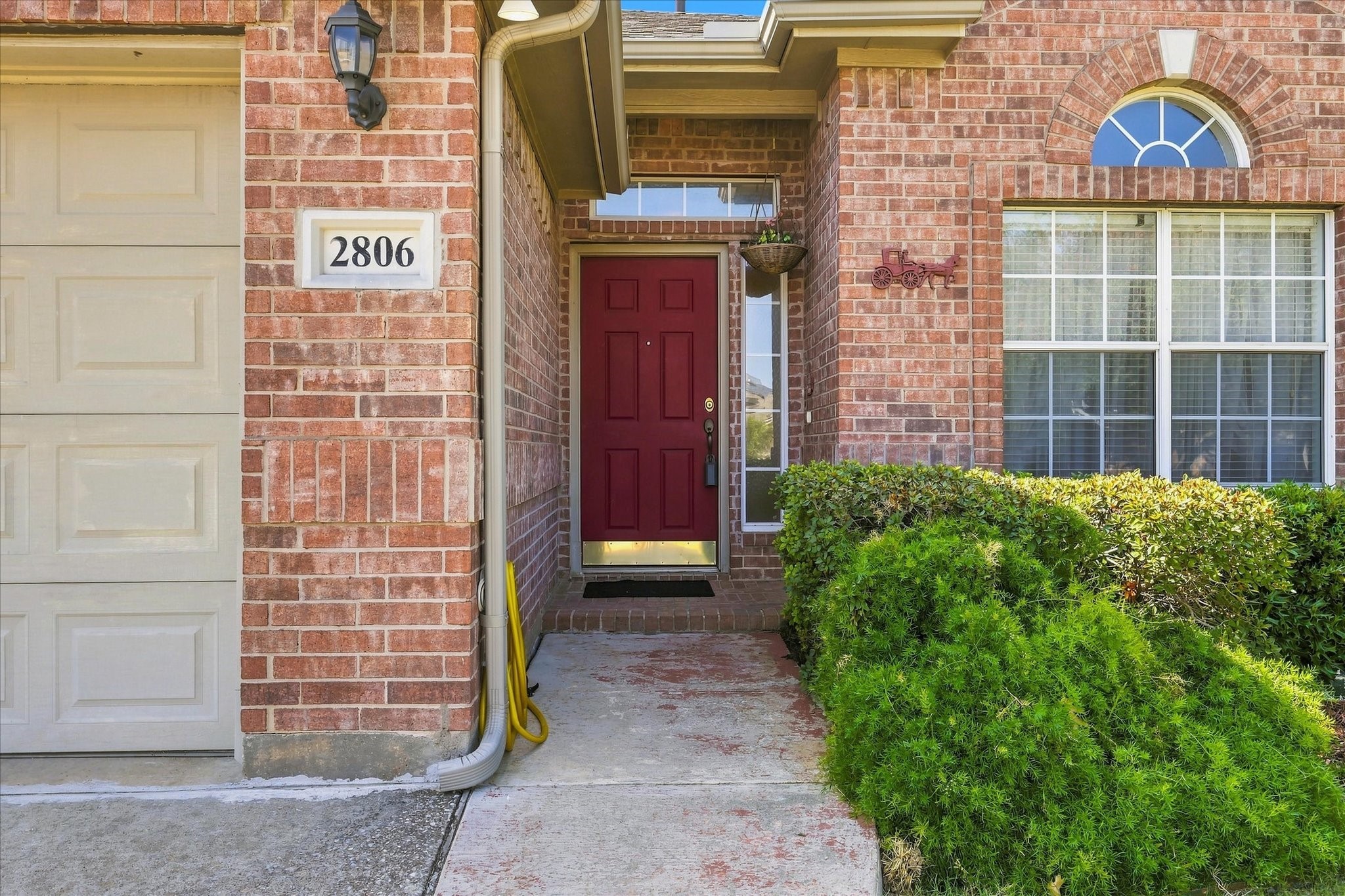 2806 Warwick Drive, Corinth, TX 76210 — photo 2
