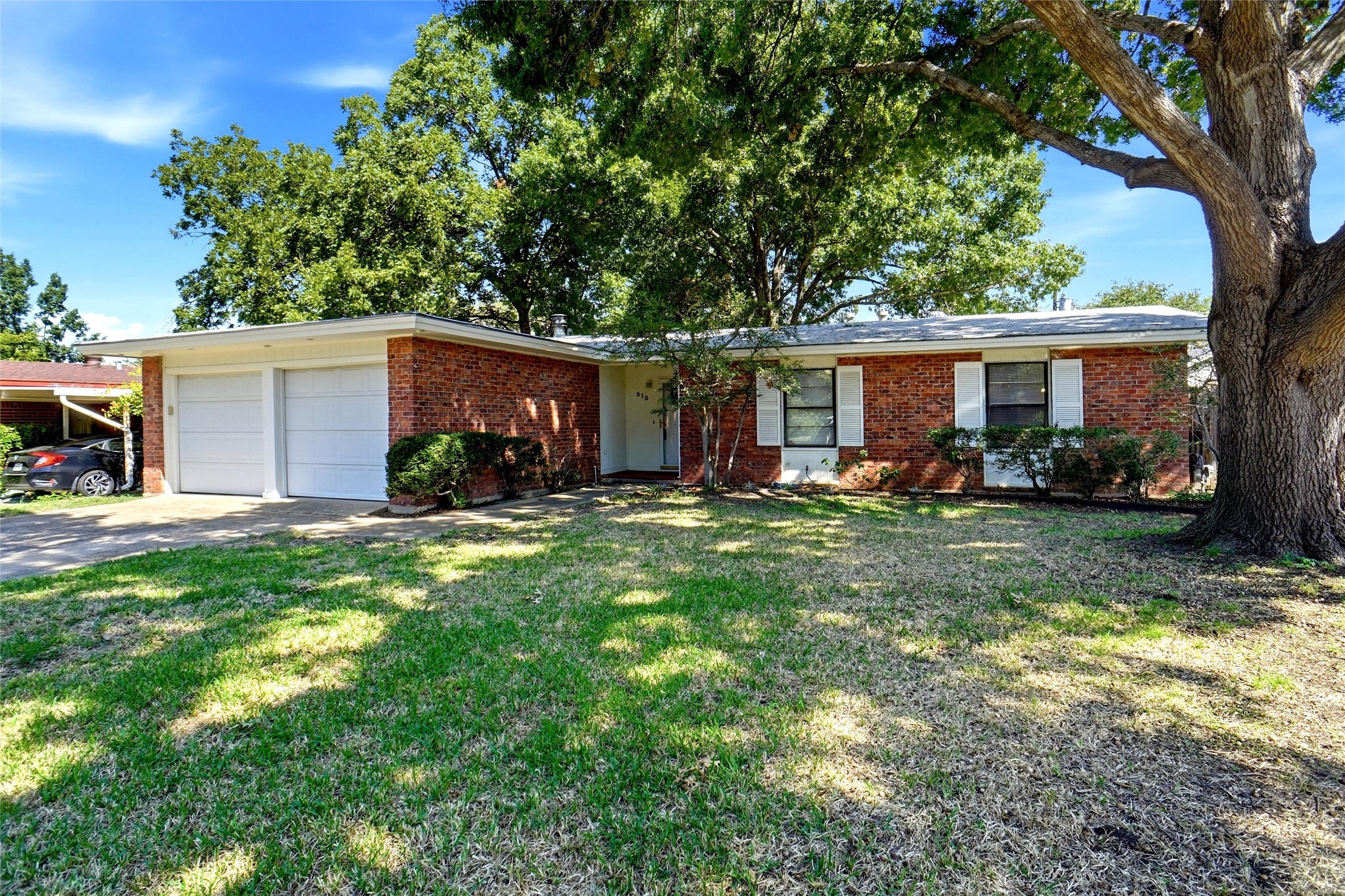 513 Kelly Terrace — photo