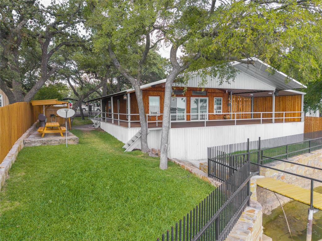 4010 Seneca Circle — photo
