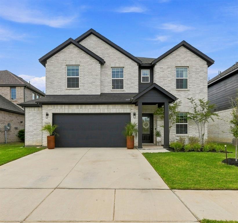 3905 Bluestem Boulevard — photo
