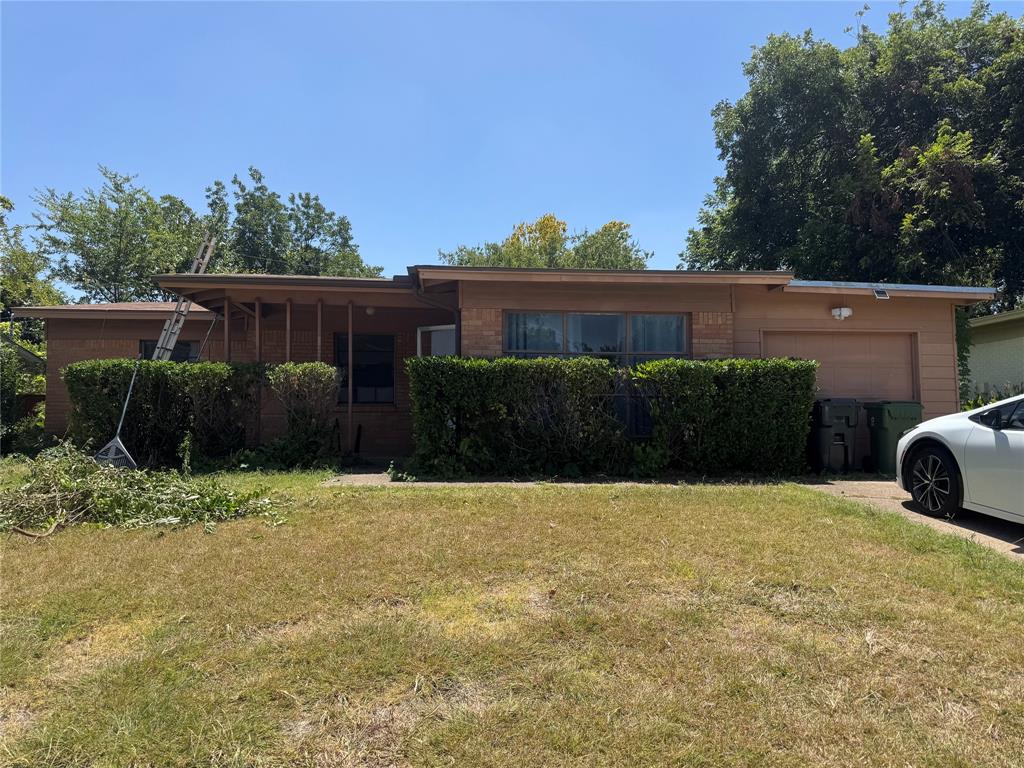 2204 Cloverdale Street — photo