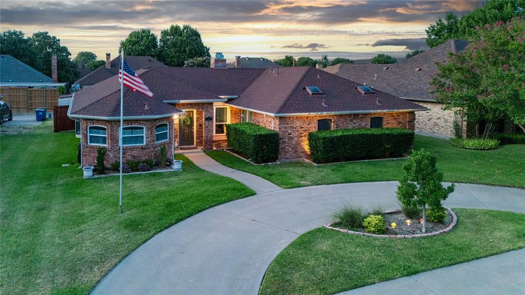 703 Willow Brook Drive — photo