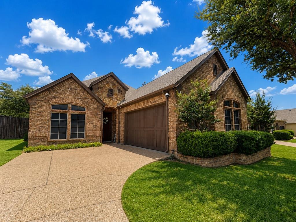 5801 Mira Lago Lane — photo