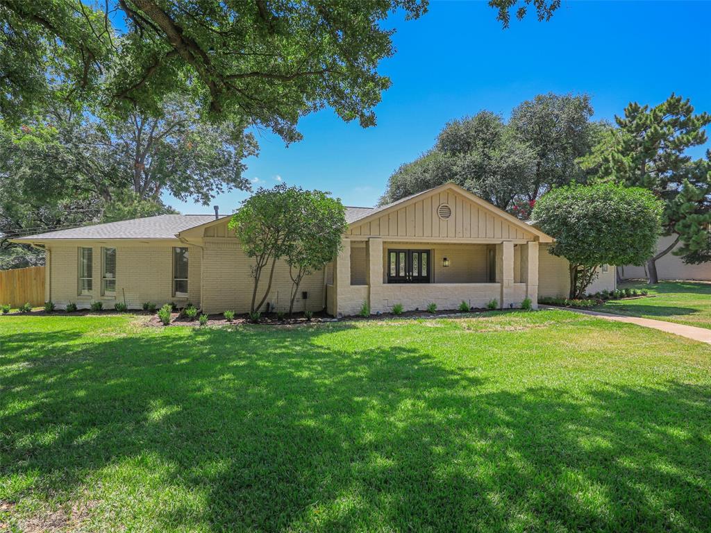 13436 Forestway Drive — photo
