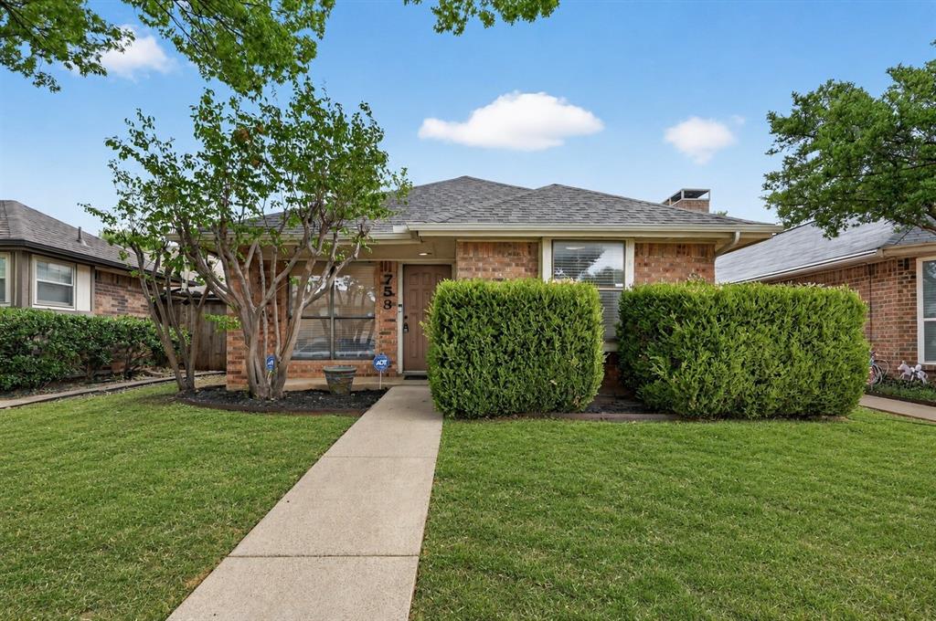 753 Red Oak Drive — photo