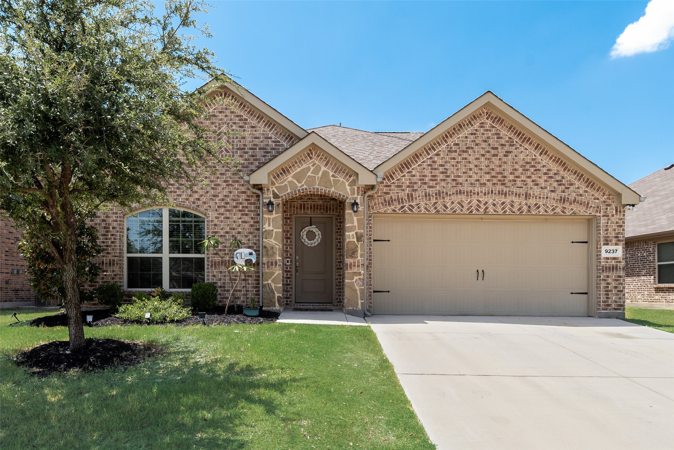 9237 Flying Eagle Lane — photo
